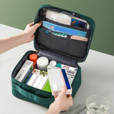Leeres Erste -Hilfe -Kit