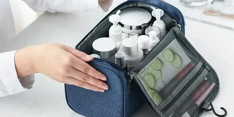 Trousse de toilette : Le Guide Complet pour Choisir Votre Compagnon de Voyage Idéal