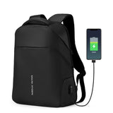 Sac à dos antivol noir avec câble USB branché sur un téléphone