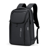 Sac à dos cabine 45x36x20 noir vu de trois quarts avec port USB