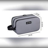 Dimensions de la trousse de toilette : 26 x 11 x 14,5 cm
